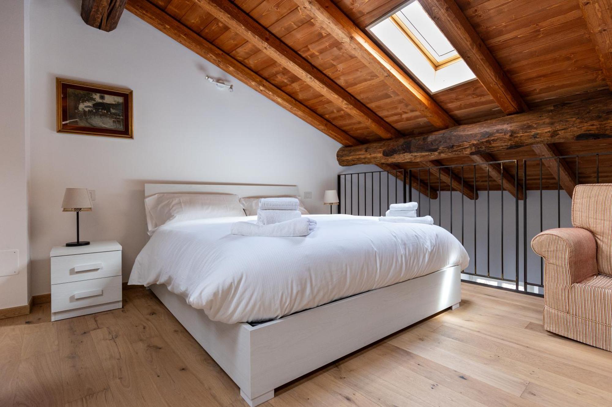Piazza Del Lago Suites Menaggio Luaran gambar