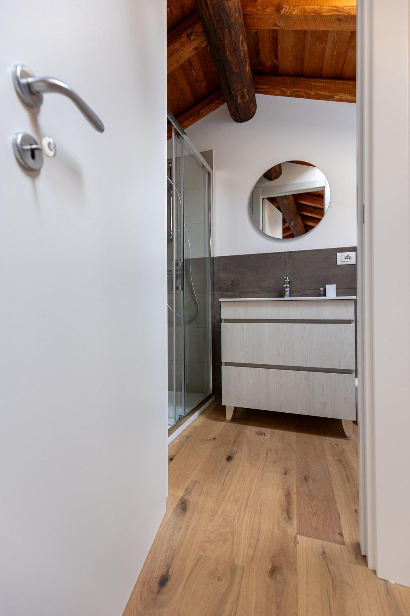 Piazza Del Lago Suites Menaggio Luaran gambar