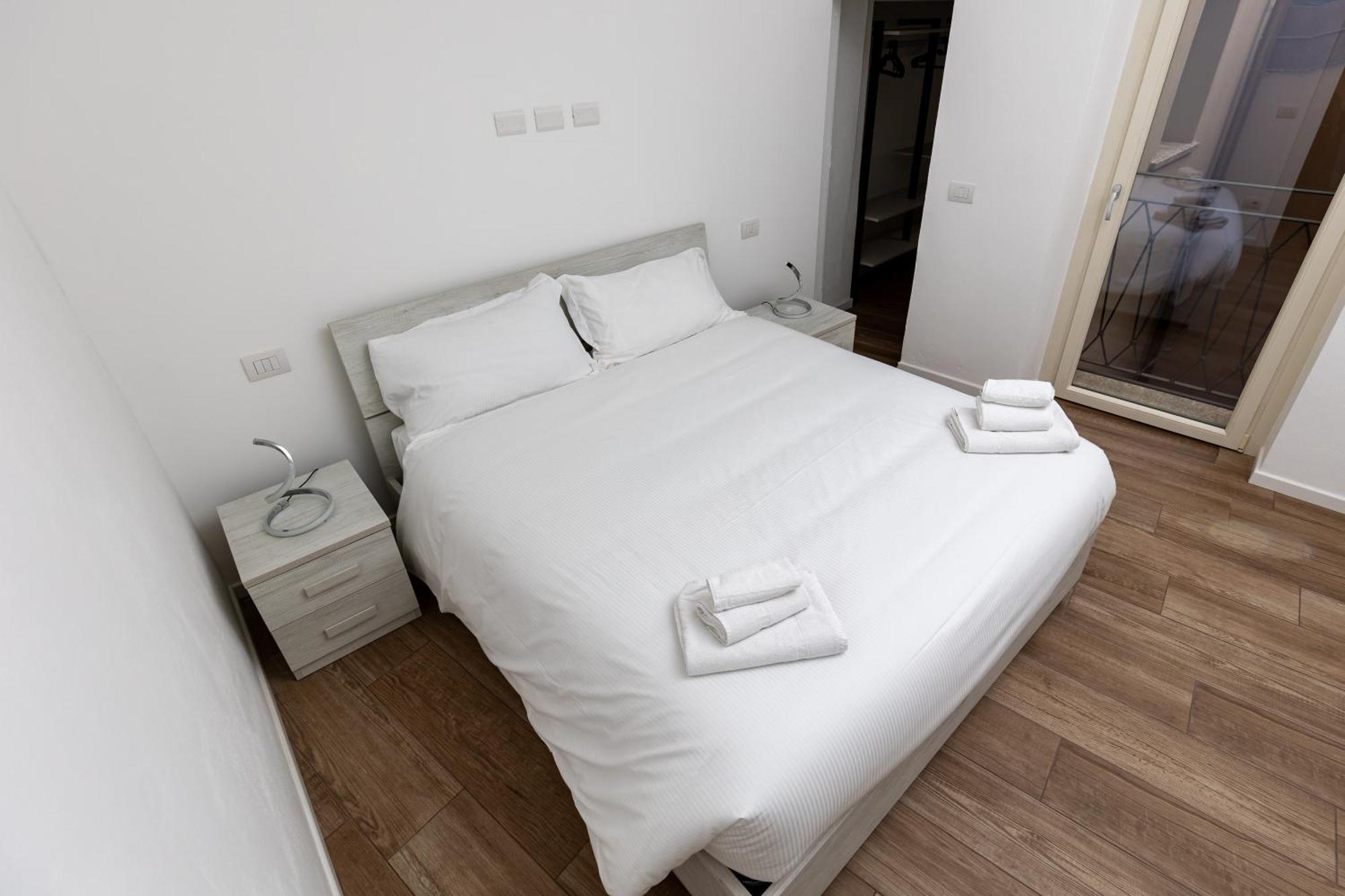 Piazza Del Lago Suites Menaggio Luaran gambar